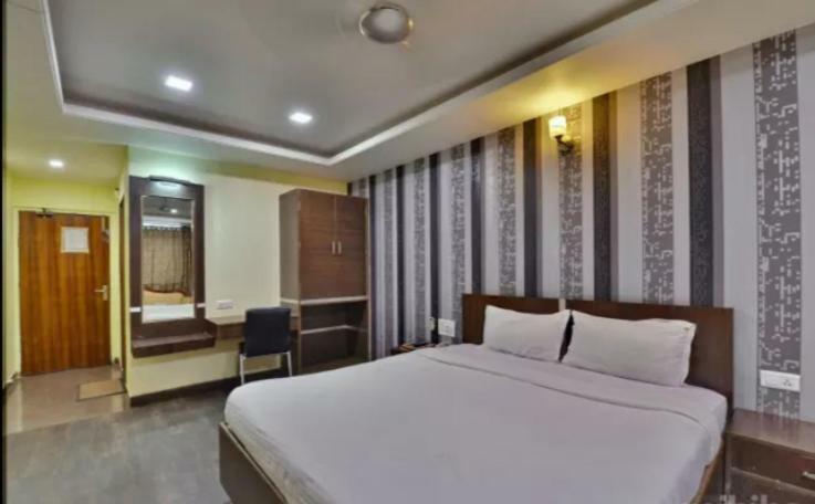 Hotel Puneet International Rāipur Dış mekan fotoğraf