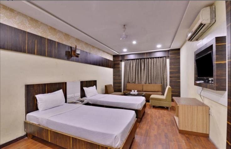 Hotel Puneet International Rāipur Dış mekan fotoğraf