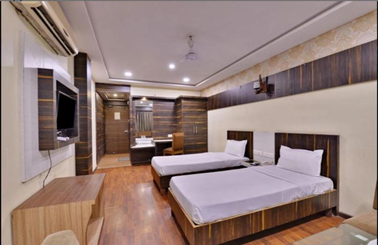 Hotel Puneet International Rāipur Dış mekan fotoğraf